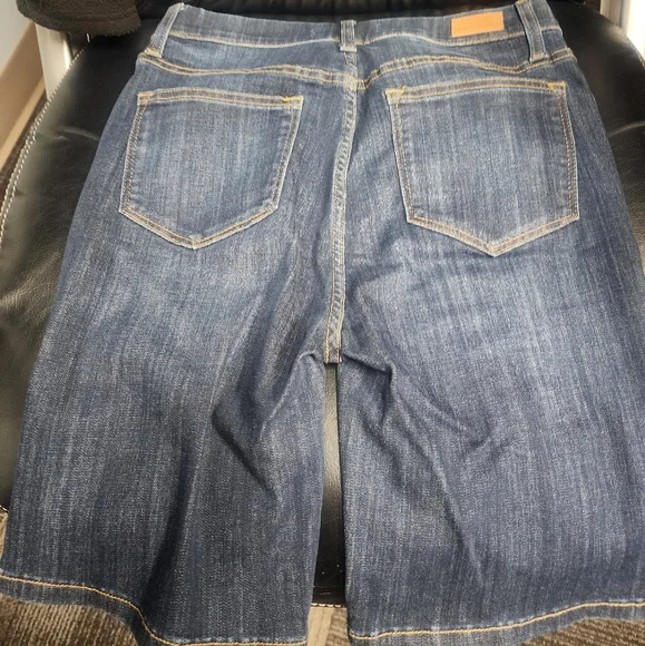 Womens Judy Blue Shorts size medium - Picture 2 of 2